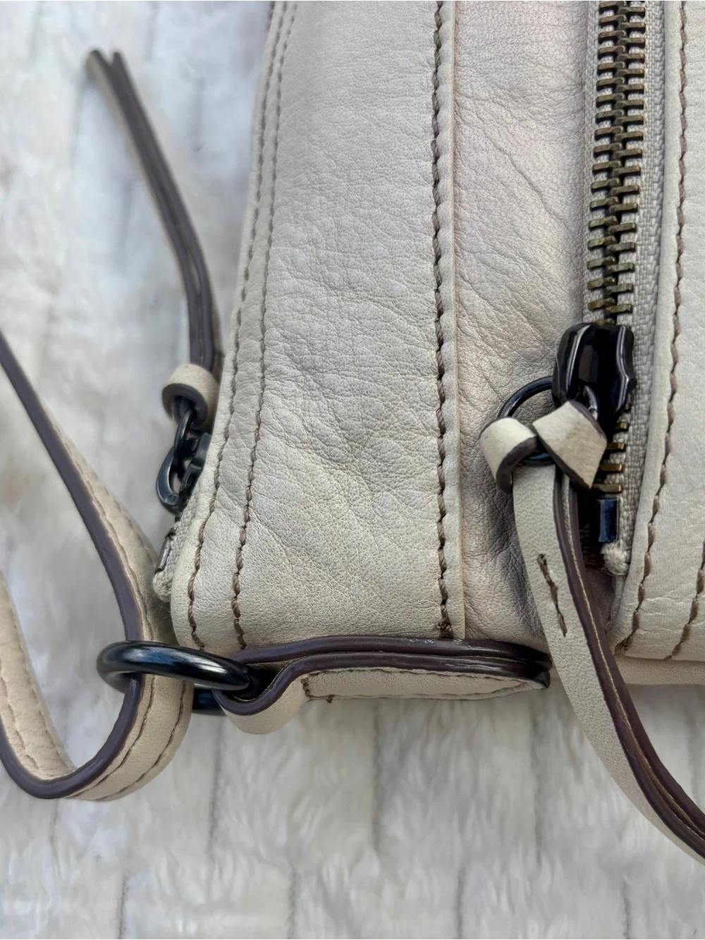 Margot New York Cream Leather Double Zip Crossbody Bag Adjustable Strap EUC